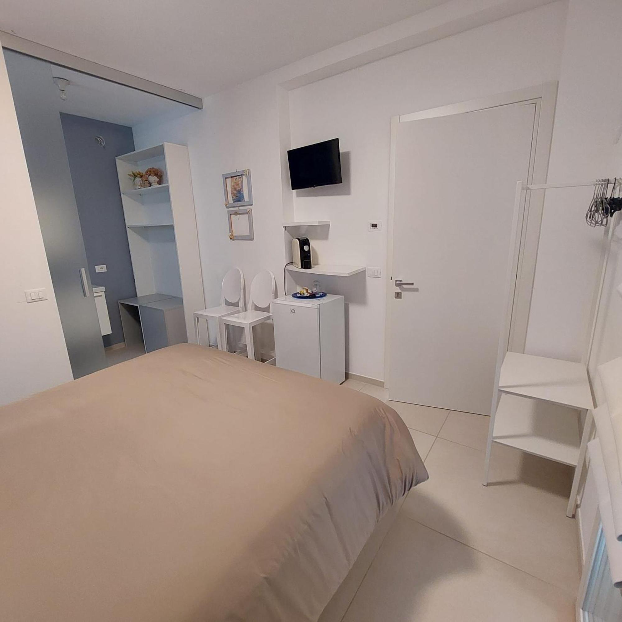 Bed & Breakfast A Mare Affitta Camere 法诺 外观 照片